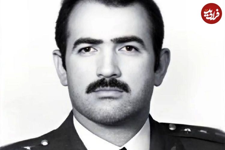 عکس؛ سفر در زمان؛ «محمود اسکندری» ماهرترین خلبان فانتوم جهان در کنار جنگنده اش؛ دهه 50