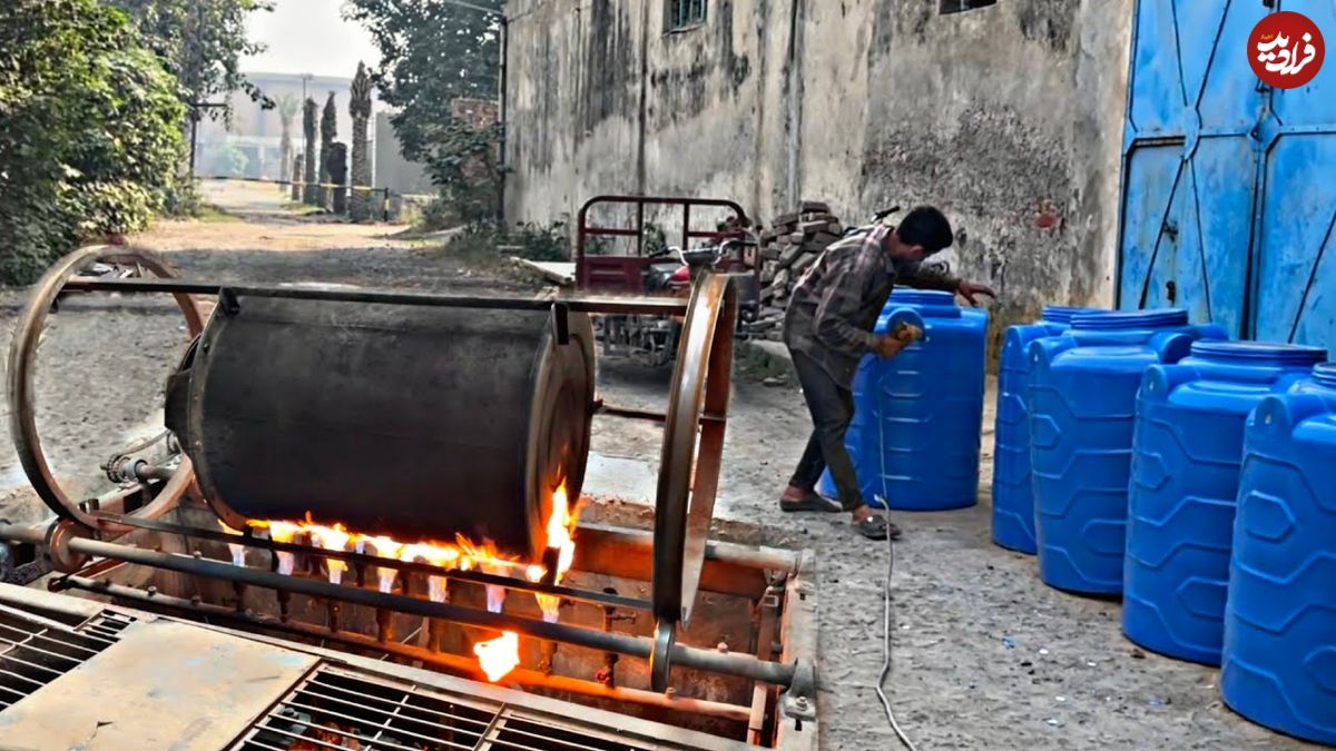 ببینید؛ فرآیند بازیافت زباله و تولید بشکه های پلاستیکی از نمای نزدیک