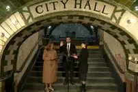 عکس| آغاز به کار شهردار جدید نیویورک با سوگند به قرآن