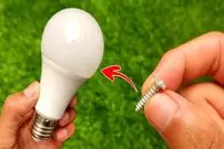 (ویدئو) نحوه تعمیر کردن لامپ LED با پیچ در 157 ثانیه!