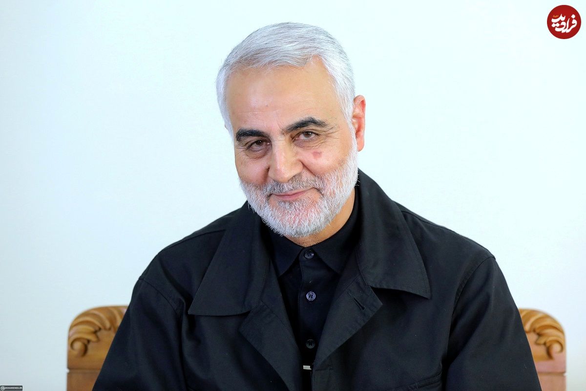 ببینید؛ سفر در زمان؛ «لحظه اعطای درجه سرتیپی به سردار سلیمانی»؛ دهه 70