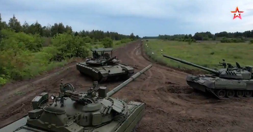 ( ویدیو) پاتک روسیه به اوکراین؛ رونمایی از سیستم اخلالگر ضد پهپاد انتحاری بر روی تانک‌های پیشرفته روسی