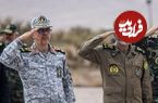 عکس؛ سفر به تاریخ؛ «سرلشکر موسوی و سرلشکر باقری» سوار بر خودروی ارتشی در حال سان دیدن از هوانیروز