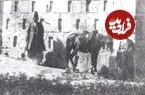 عکس| سفر زمان؛ عکس یادگاری مردان قاجاری در کنار «کعبه زرتشت»