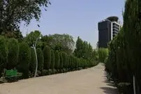 یک باغبان و چند کارگر ساده، همه امکانات پدر جنگلبانی ایران