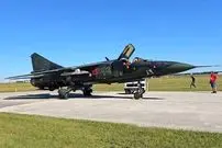 تصاویر؛ فروش جنگنده میگ 23 ساخت شوروی با قیمت ۱۰۰ هزار دلار!