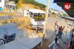 ببینید| کامیون خارج از کنترل به یک کافه برخورد کرد