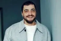 اختلاف مالی سجاد بابایی با سازندگان «شغال»؛ هوش مصنوعی جایگزین آقای بازیگر شد؟