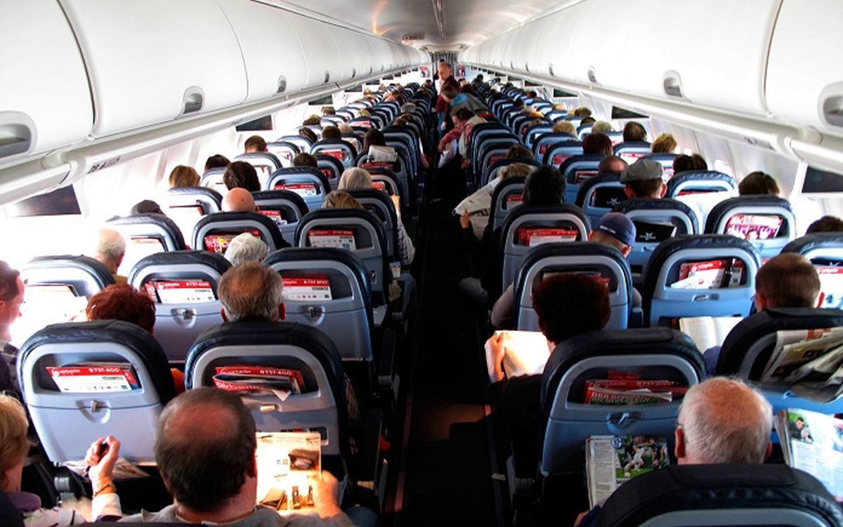 وحشت مسافران یک هواپیما با شوخی زشت سه مسافر با کلمه بمب‌گذاری