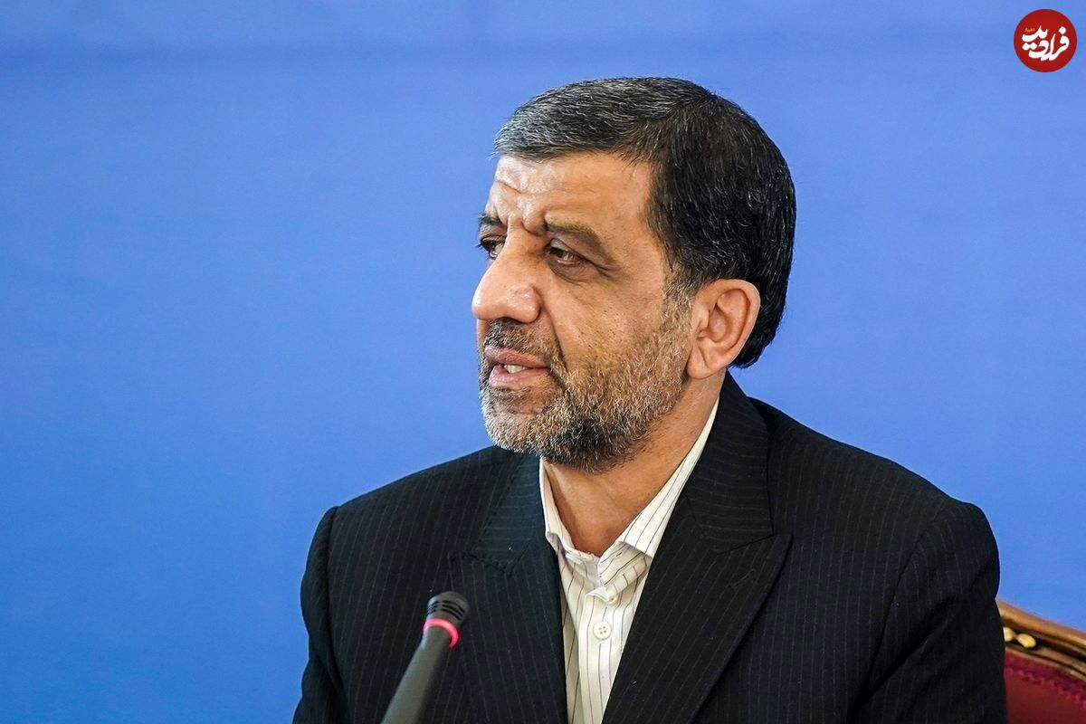 عکس| سفر در زمان؛ «عزت الله ضرغامی» در لباس سپاه و در منطقه اورامانات؛ اوایل دهه 60