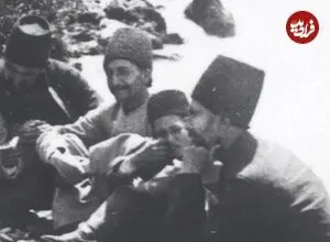 عکس| سفر زمان؛ گفتگوی «درباریان ناصرالدین شاه» در کنار رودخانه؛ 137 سال قبل