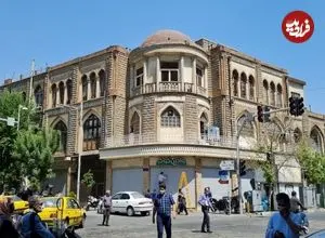 عکس| سفر به تهران قدیم؛ «قنادی معیلی و سینما سهیلا» در ابتدای لاله زار؛ سال 1350