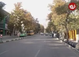 عکس| سفر زمان؛ جابه‌جا کردن «پیانو» در یکی از خیابان‌های تهران؛ 100 سال قبل