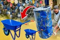 ببینید| مراحل ساخت فرغون با استفاده از ورق بشکه نفت قدیمی در پاکستان