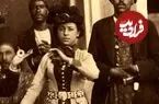 عکس| سفر به ایران قدیم؛ «پسران رقاص» در یک گروه موسیقی و نمایش در دوران قاجار