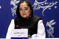 (عکس) سلفی جالب نرگس محمدی و علی اوجی در کیش با یک ژست متفاوت