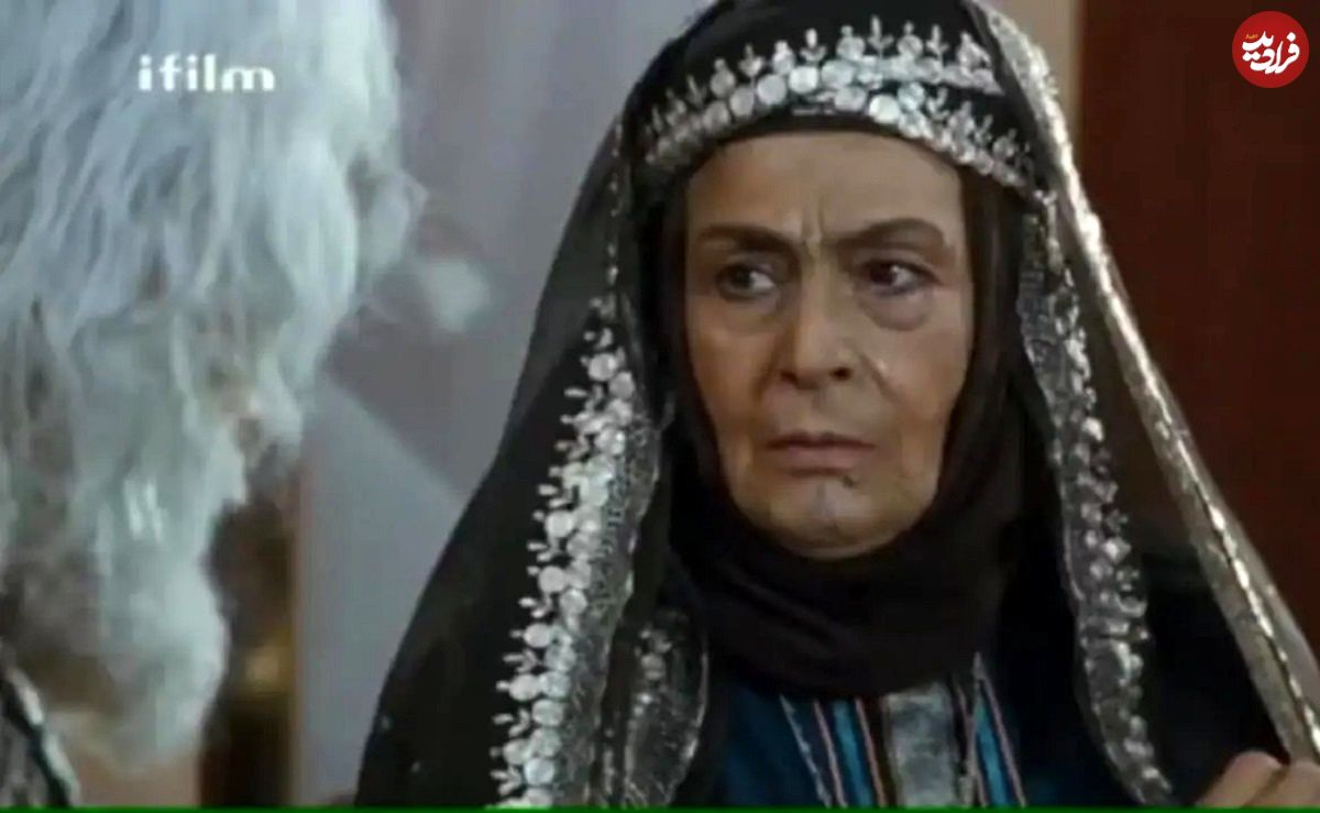 عکس؛ سفر در زمان؛ «دُومه مادر مختار» سریال مختارنامه در 97 سالگی؛ سال 1403