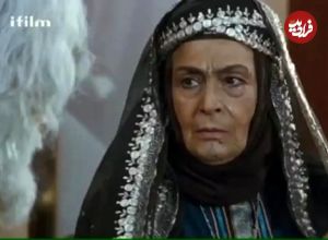 عکس؛ سفر در زمان؛ «دُومه مادر مختار» سریال مختارنامه در 97 سالگی؛ سال 1403