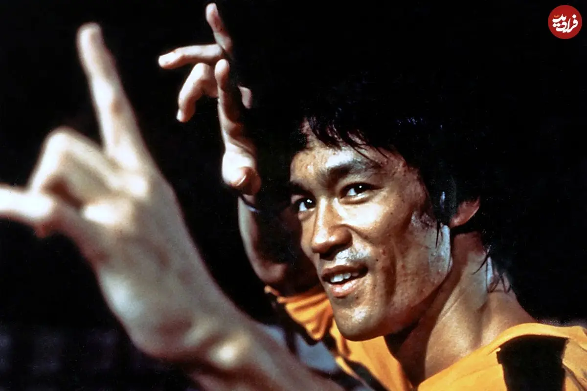 عکس| سفر در زمان؛ «بروس لی» در صحنه ای از سریال تلویزیونی «خیابان لانگ‌استریت»؛ سال 1350