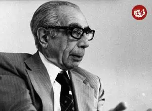 عکس| سفر در زمان؛ «علی امینی، نخست وزیر وقت» در حال بازدید از کارخانه جیپ