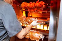 ببینید؛ غذای خیابانی در آمریکا؛ مرغ کامل کبابی و ساندویچ مرغ در شیکاگو 