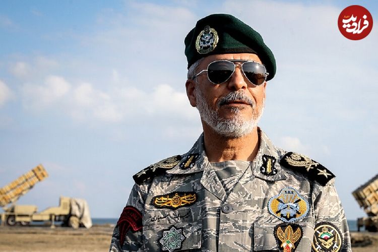 عکس؛ سفر در زمان؛ «دریادار سیاری در حال گذراندن مراحل سخت تکاوری»؛ دهه 50