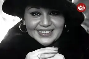 عکس| سفر در زمان؛ «هایده و مهستی» در جوانی و در مقابل آرامگاه فردوسی