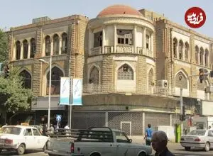 عکس| سفر به تهران قدیم؛ کافه پارس سر لاله زارنو؛ 90 سال قبل