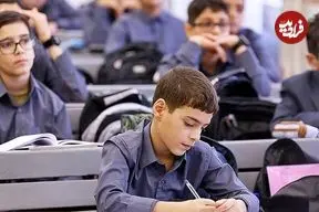 ببینید؛ اقدام تحسین برانگیز معلم ایرانی با رویای بزرگسالی دانش آموزان