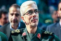 عکس؛ سفر در زمان؛ «سرلشکر باقری» در مراسم تشییع برادرش حسن باقری؛ سال 61
