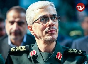 عکس؛ سفر در زمان؛ «سرلشکر باقری» در مراسم تشییع برادرش حسن باقری؛ سال 61