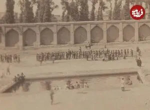 عکس| سفر زمان؛ صف‌های سربازان قاجاری در یک میدانگاه؛ 145 سال قبل