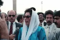 عکس| سفر در زمان؛ «بی‌نظیر بوتو» در دبی و یک سال قبل ترور شدن؛ سال 85