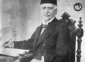 عکس| سفر در زمان؛ «میرزا ملکم‌خان» در حال نوشتن در ایام کهنسالی