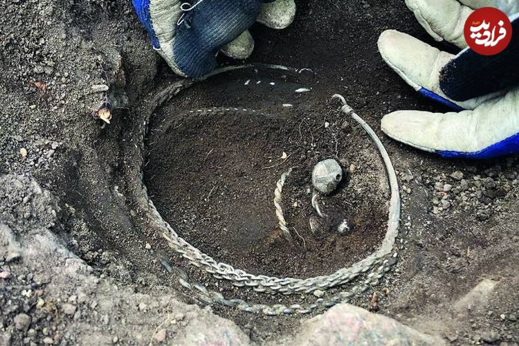 گنج وایکینگی با سکه‌هایی از «ایران» از زیر خاک بیرون آمد