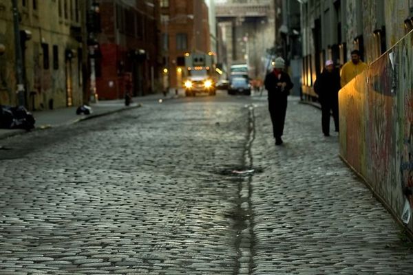 عکس؛ هنر خیابانی؛ خلاقیت هنرمندی که در وسط خیابان «برف خیالی» خلق کرده است