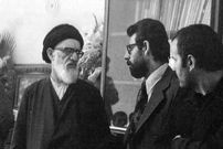 عکس| سفر در زمان؛ «آیت‌الله طالقانی» پس از دستگیری توسط ساواک؛ سال 54