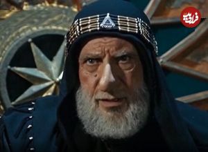 عکس| سفر به تاریخ؛ رنگ کردن ریش «عبدالله بن زبیر» در پشت‌صحنه سریال «مختارنامه»