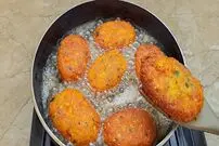 ببینید| طرز تهیه کوکو مرغ زعفرانی