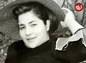 عکس| سفر در زمان؛ «آفت» خواننده قبل انقلاب در دوران جوانی و در خانه شخصی اش