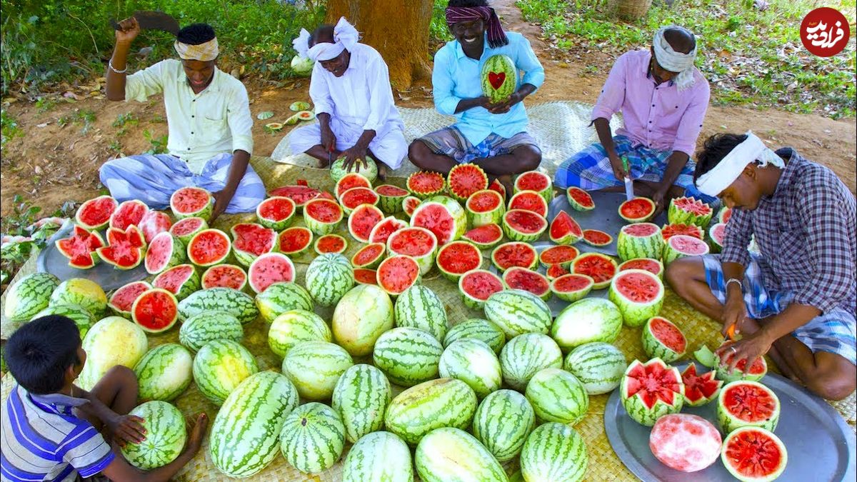 ببینید؛ غذای روستایی در هند؛ برداشت 500 کیلو هندوانه و تهیه آب هندوانه در طبیعت