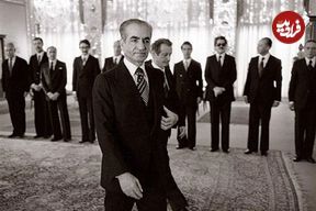 سفر در زمان؛ یادداشت‌های علم، چهارشنبه ۱۱ بهمن ۱۳۵۱: شاه گفت به سفیر آمریکا بگویم که مطالبی که شاه در کنگره گفت، صورت قانونی به خود گرفته و دیگر درباره آن چک و چانه زدن امکان ندارد