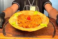 ببینید| غذای خیابانی در ایران؛ پخت پاستا آلفردو توسط یک آشپز مشهور