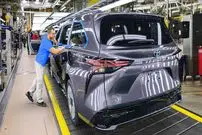 ببینید| صفر تا صد طراحی و تولید تویوتا سیه‌نا در کارخانه ای مدرن در ژاپن