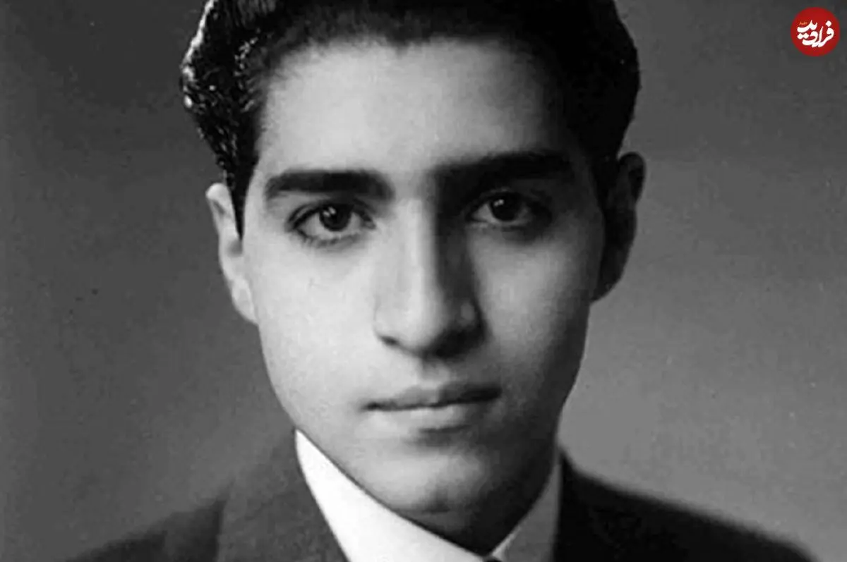 عکس| سفر در زمان؛ «احمدرضا پهلوی، پسر پنجم رضاخان» در کنار فرزندش؛ اوایل دهه 40