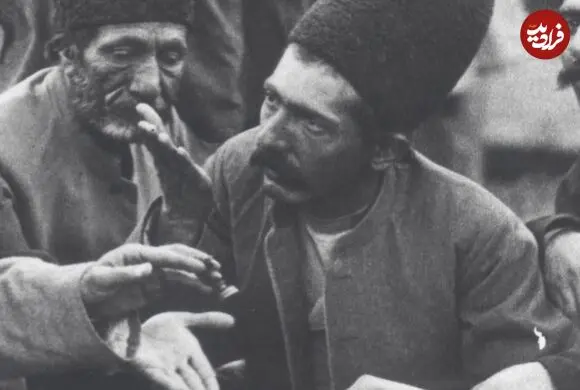 عکس| سفر زمان؛ شطرنج‌بازی میرآخور و مجدالدوله در مبارک‌آباد؛ 135 سال قبل