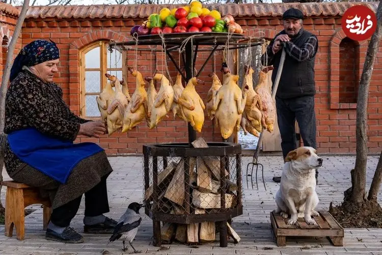 ببینید| غذای روستایی در آذربایجان؛ تهیه خورشت سنتی و کنسرو با اردک