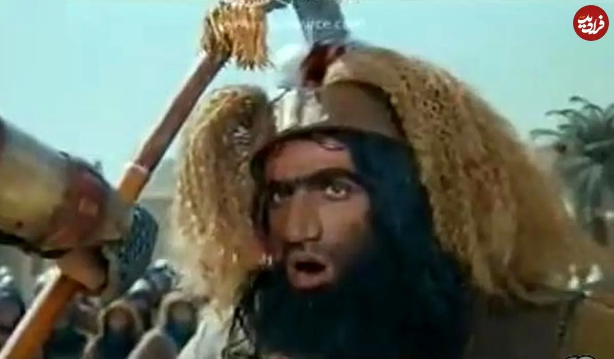 عکس| سفر زمان؛ «غول زبیری» (سریال مختارنامه) بعد از 15 سال در کنار خانۀ خدا در مکّه