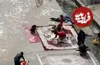 عکس| سفر به ایران قدیم؛ مردها، قالی‌ها و قاطرها در کنار رودخانه؛ 100 سال قبل