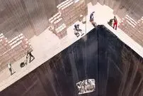 ببینید| چگونه اندونزیایی ها، سنگ‌های با ارزش را از معدن استخراج می‌کنند؟